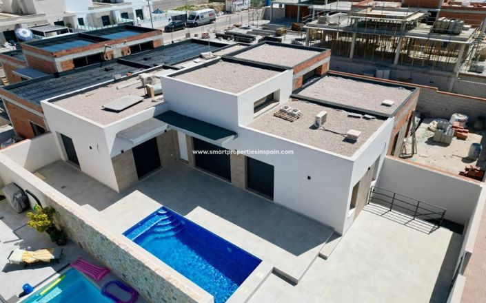 Image No.27-3 Bed Villa for sale