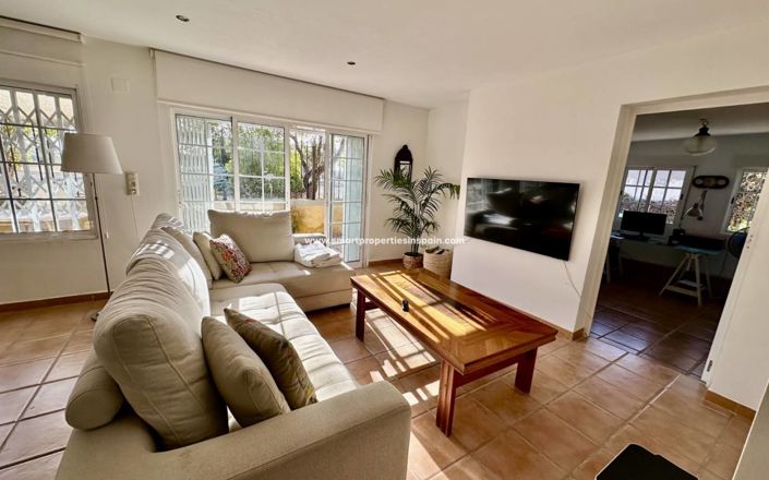 Image No.12-6 Bed Villa for sale