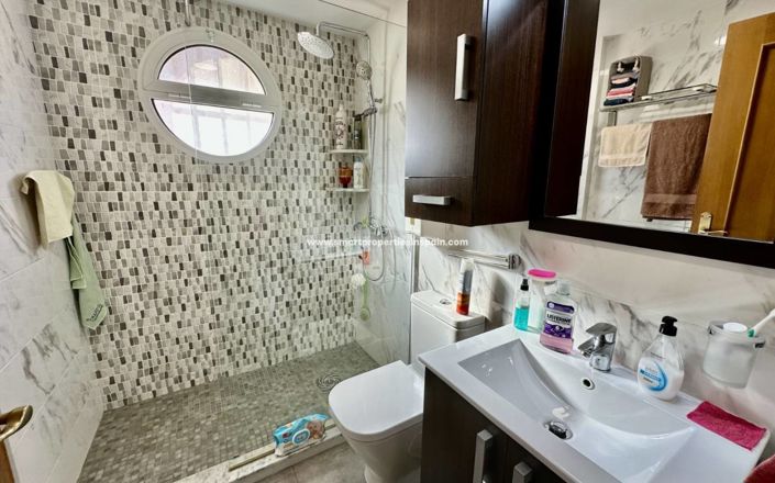 Image No.12-4 Bed Property for sale