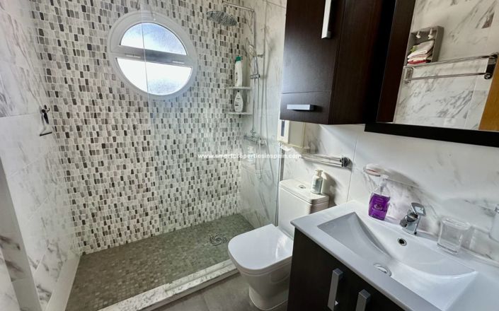 Image No.15-4 Bed Property for sale