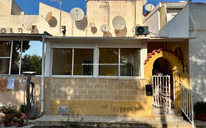 Image No.1-1 Bed Townhouse for sale