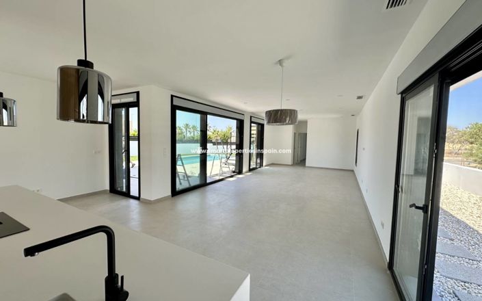 Image No.14-3 Bed Villa for sale