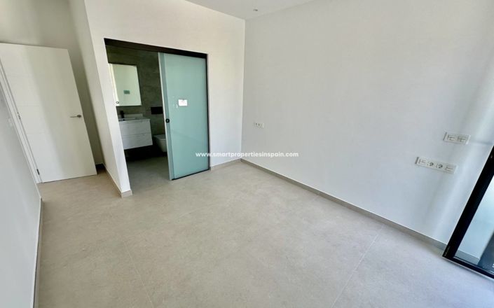 Image No.17-3 Bed Villa for sale