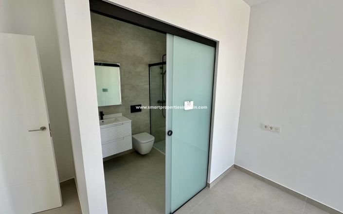 Image No.19-3 Bed Villa for sale