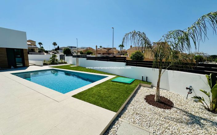 Image No.27-3 Bed Villa for sale