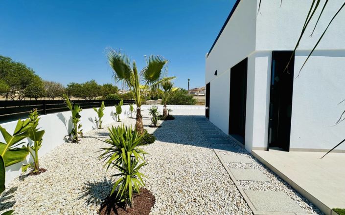 Image No.29-3 Bed Villa for sale