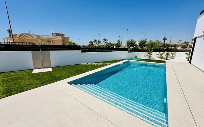 Image No.40-3 Bed Villa for sale