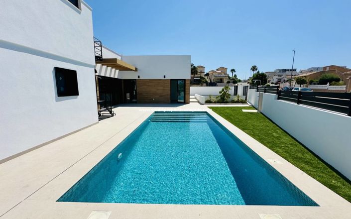 Image No.47-3 Bed Villa for sale