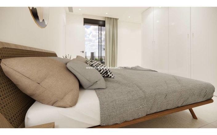 Image No.12-3 Bed House for sale