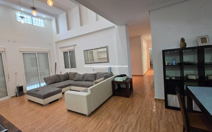 Image No.20-6 Bed Country House for sale