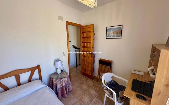 Image No.18-4 Bed Townhouse for sale