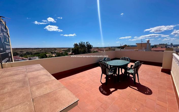 Image No.28-4 Bed Townhouse for sale