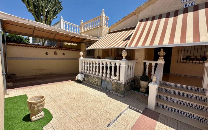 Image No.2-4 Bed Villa for sale