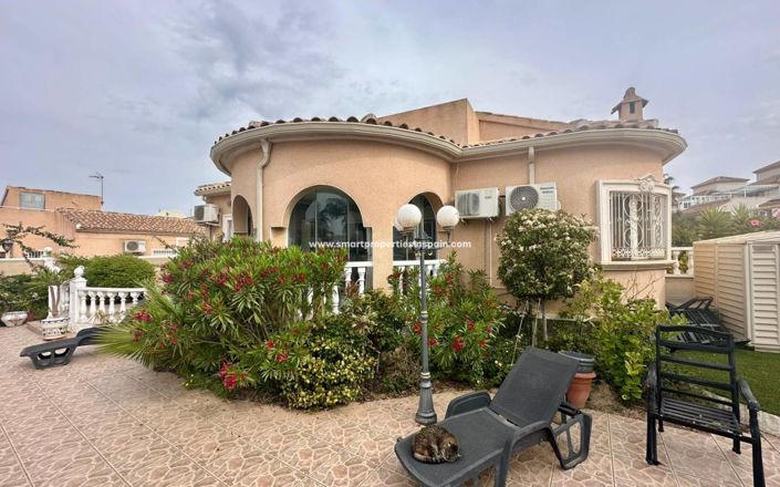Image No.1-3 Bed Villa for sale