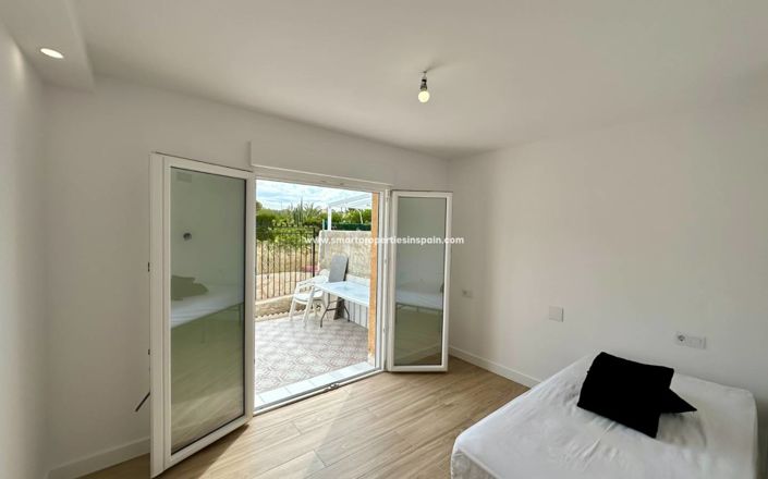 Image No.14-2 Bed House for sale