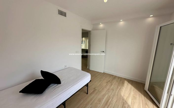 Image No.15-2 Bed House for sale