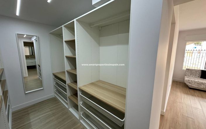 Image No.21-2 Bed House for sale