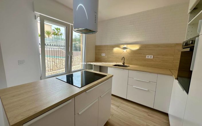 Image No.6-2 Bed House for sale