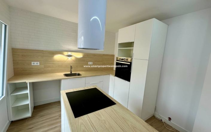 Image No.9-2 Bed House for sale