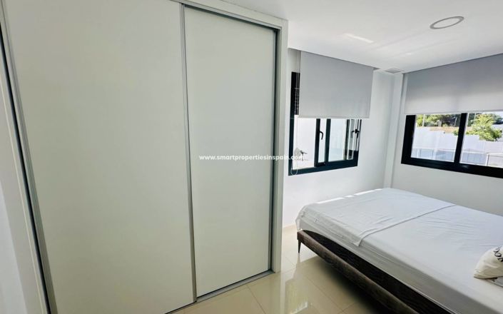 Image No.20-3 Bed Villa for sale