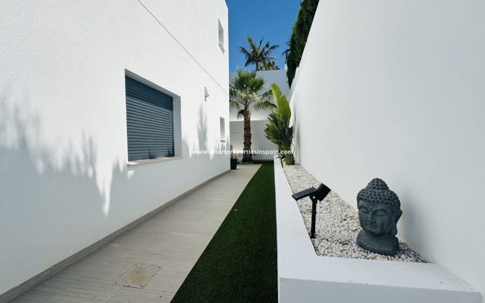 Image No.32-3 Bed Villa for sale