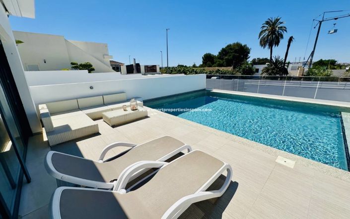 Image No.35-3 Bed Villa for sale