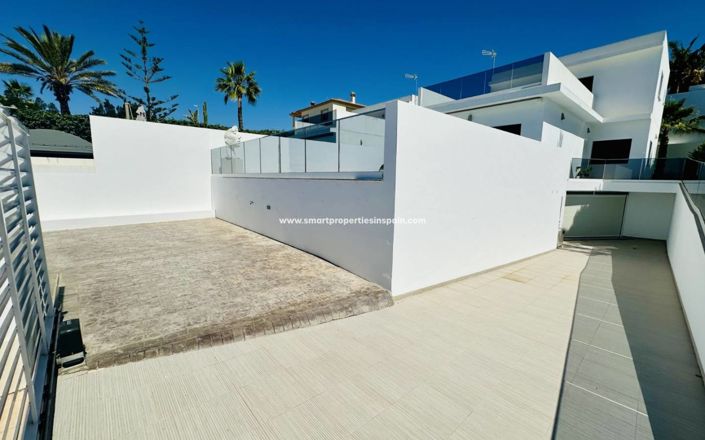 Image No.41-3 Bed Villa for sale