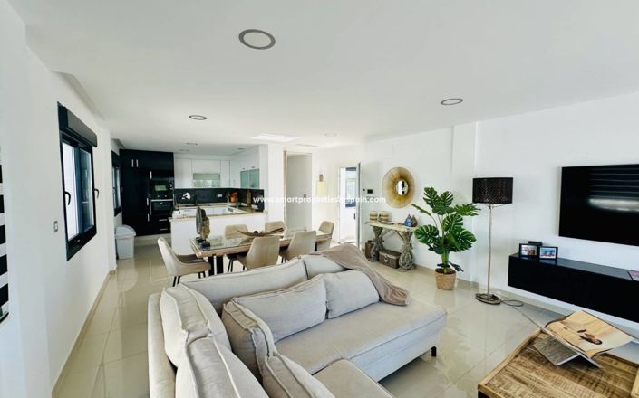 Image No.5-3 Bed Villa for sale