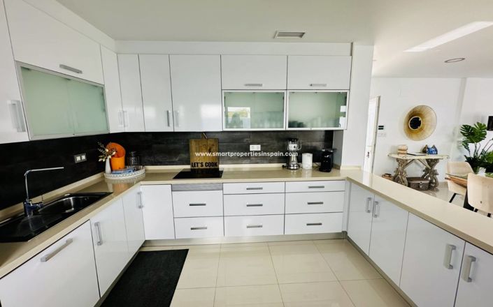 Image No.8-3 Bed Villa for sale