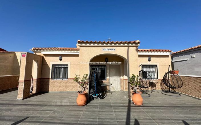 Image No.2-4 Bed Villa for sale