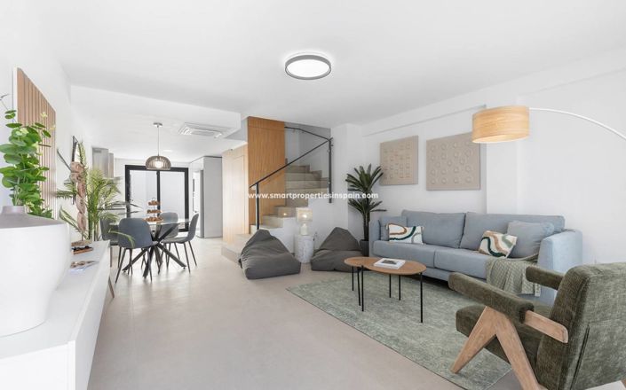 Image No.10-4 Bed Townhouse for sale