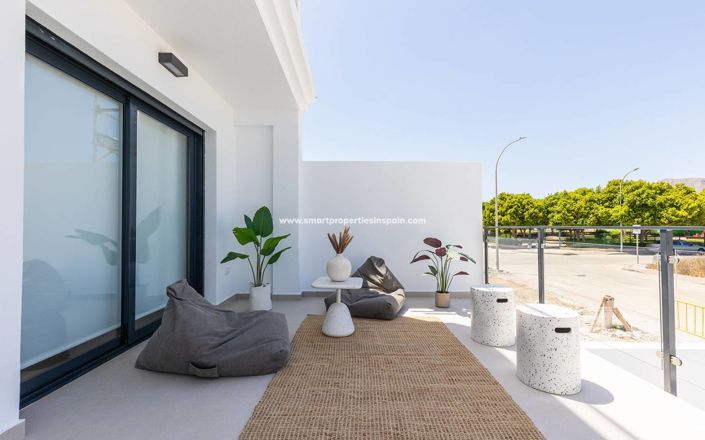 Image No.2-4 Bed Townhouse for sale