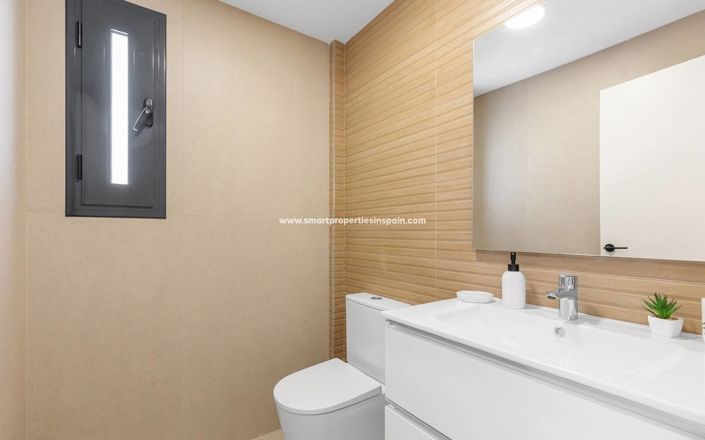 Image No.24-4 Bed Townhouse for sale