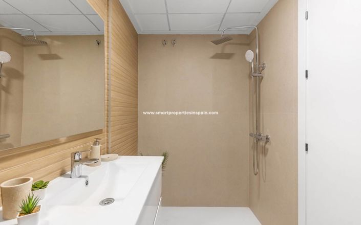 Image No.25-4 Bed Townhouse for sale