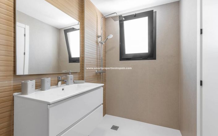 Image No.40-4 Bed Townhouse for sale