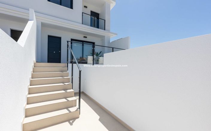 Image No.41-4 Bed Townhouse for sale