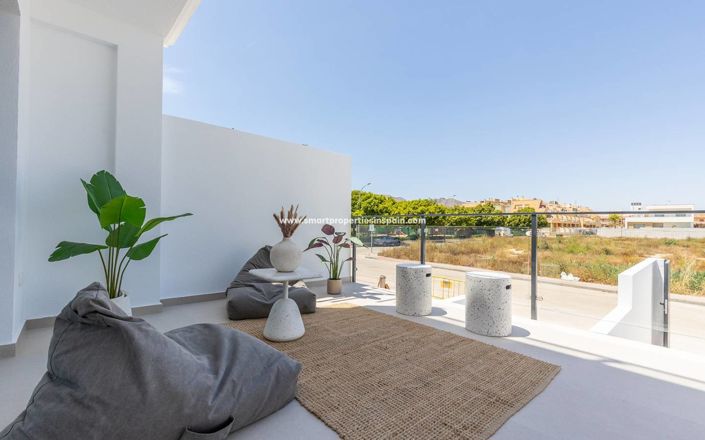 Image No.44-4 Bed Townhouse for sale