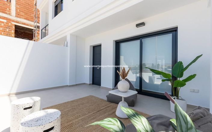 Image No.45-4 Bed Townhouse for sale