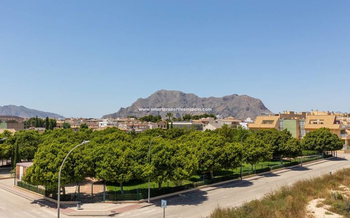 Image No.47-4 Bed Townhouse for sale