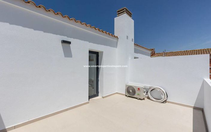 Image No.50-4 Bed Townhouse for sale