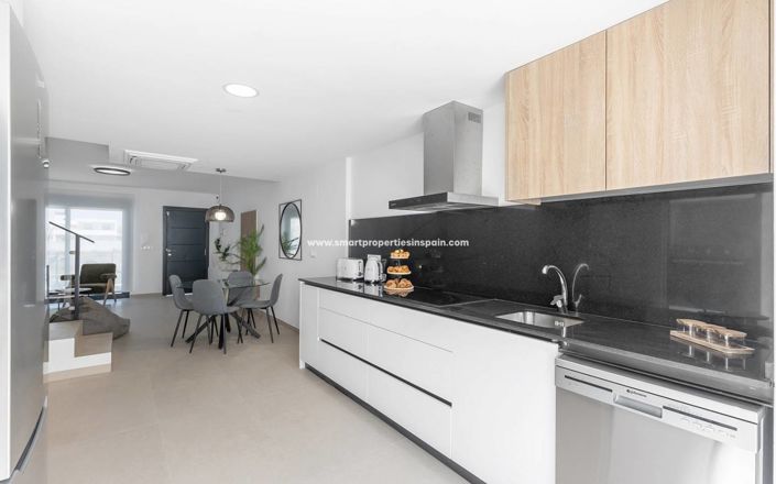 Image No.6-4 Bed Townhouse for sale