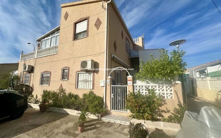 Image No.1-4 Bed Villa for sale