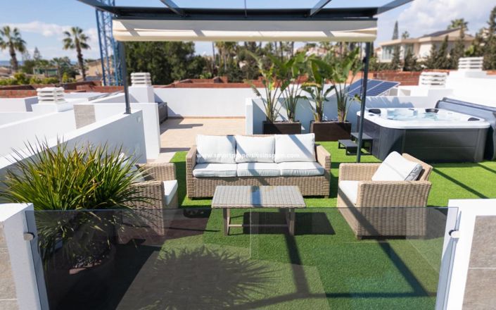 Image No.8-3 Bed Villa for sale