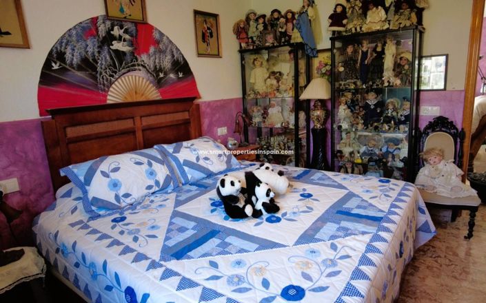 Image No.22-4 Bed Country House for sale