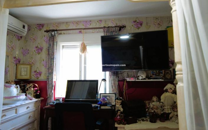 Image No.25-4 Bed Country House for sale