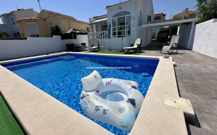 Image No.1-2 Bed Villa for sale