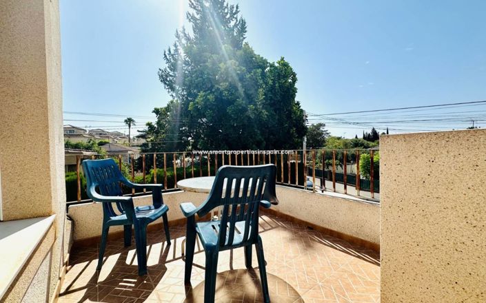 Image No.15-4 Bed House for sale