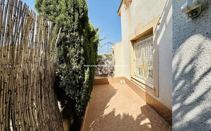 Image No.18-4 Bed House for sale