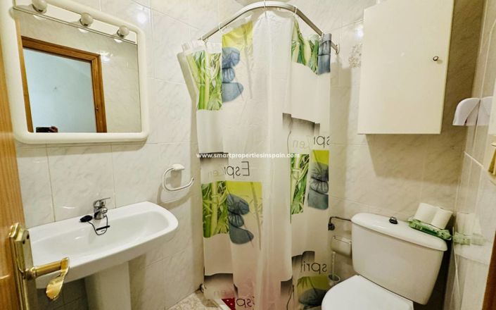 Image No.6-4 Bed House for sale