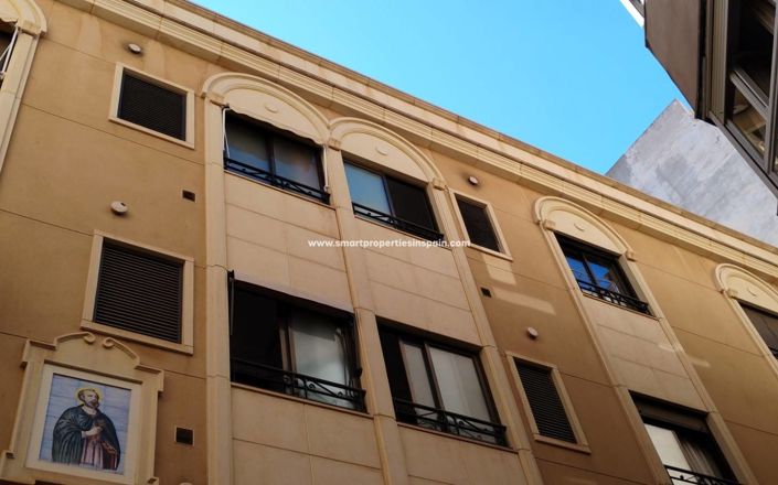 Image No.1-3 Bed Apartment for sale